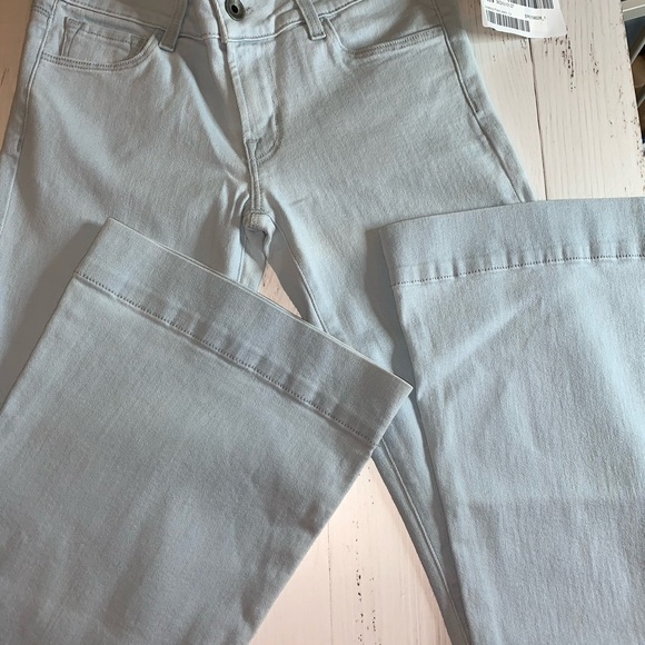 HOST PICK 🎉JBRAND NWT LOVESTORY FLARE JEANS 27👖 - Picture 9 of 13
